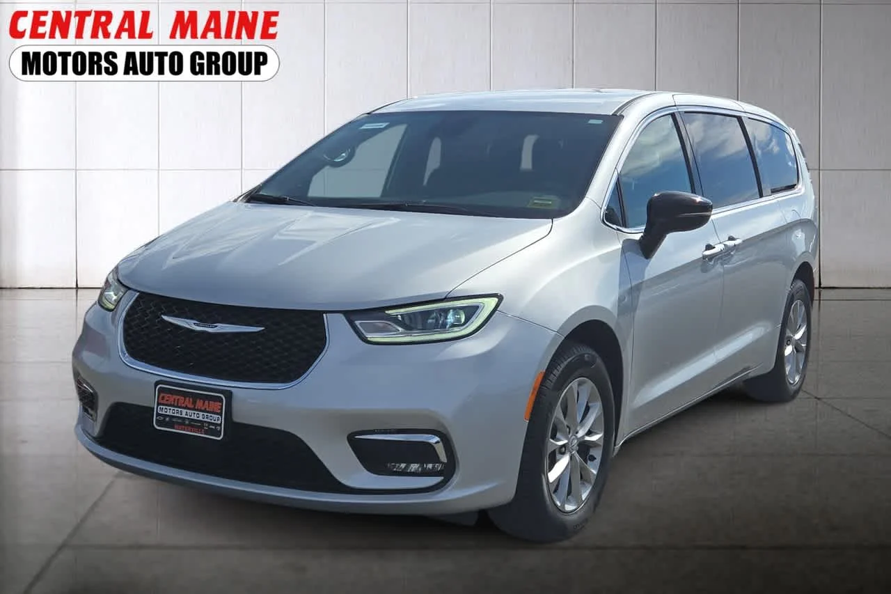 2026 Chrysler Pacifica Select AWD's photo