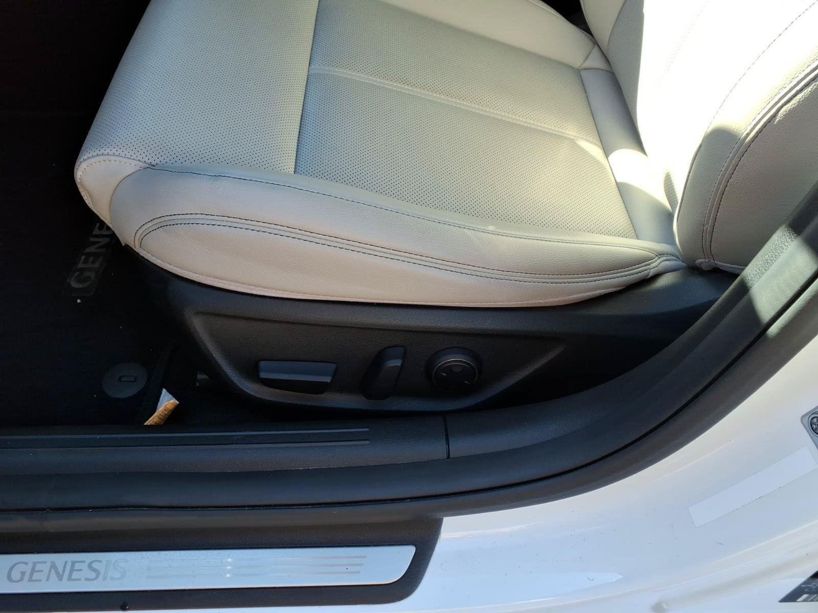 Used 2023 Uyuni White Genesis 2.0T image 17