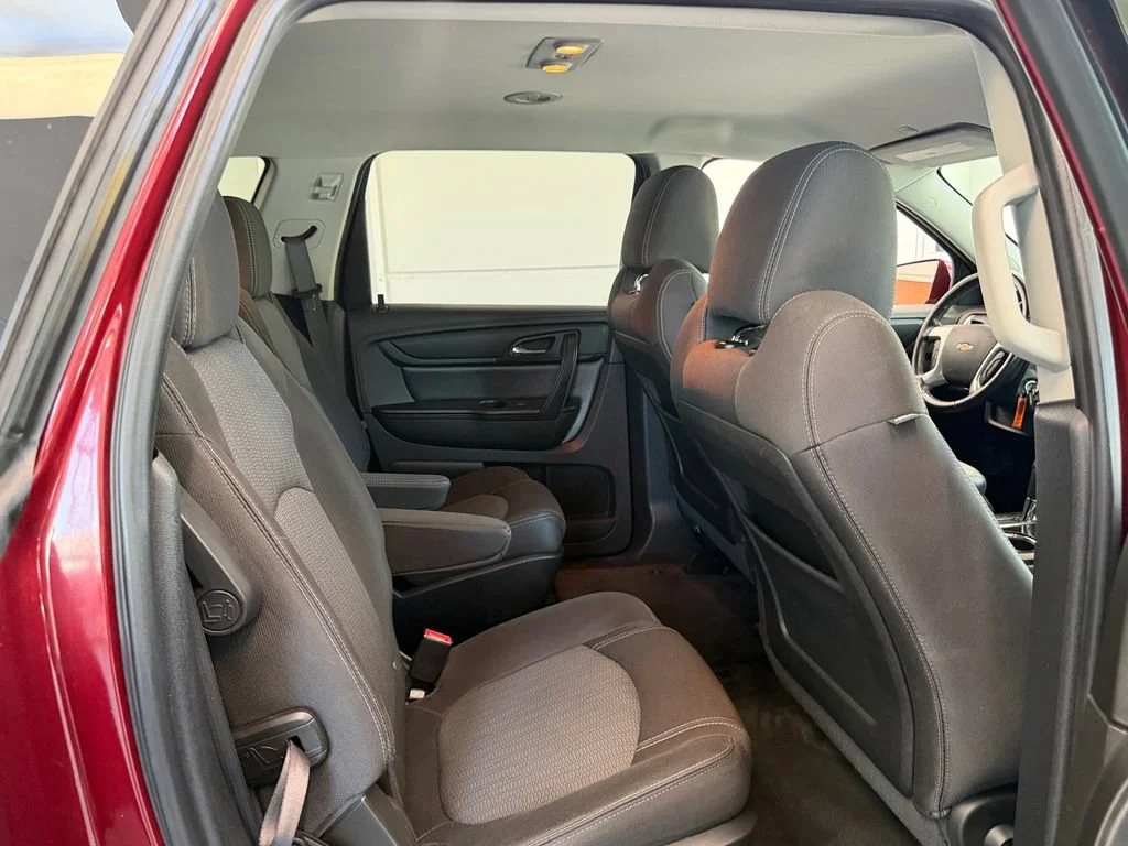 Used 2017 SIREN RED TINTCOAT Chevrolet LT image 17