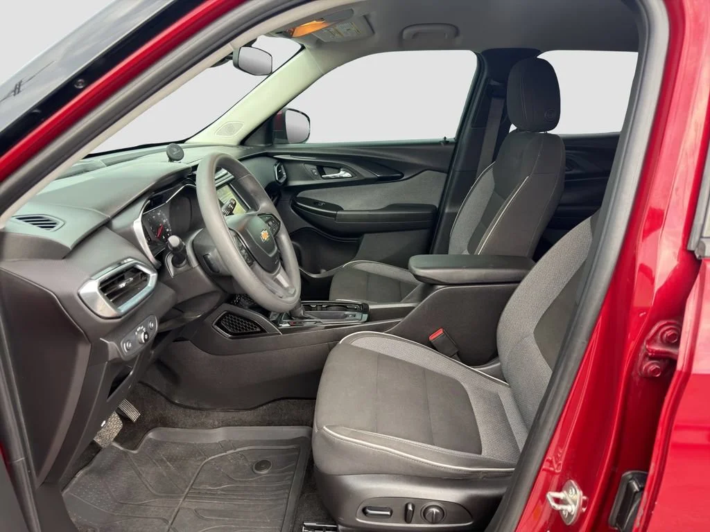 Used 2021 SCARLET RED METALLIC Chevrolet LT image 9