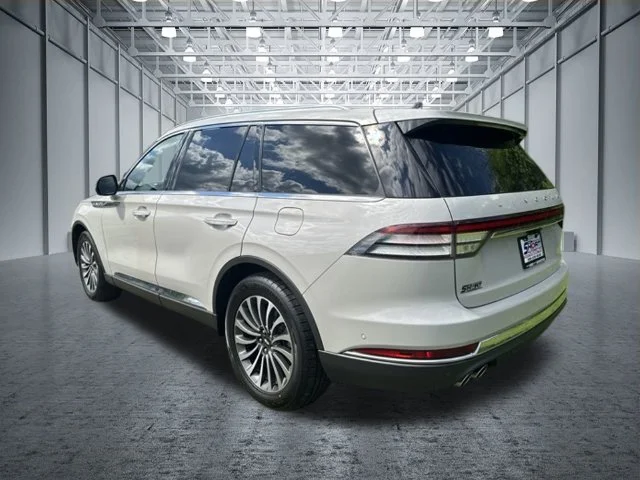 Used 2021 White Lincoln Reserve image 6