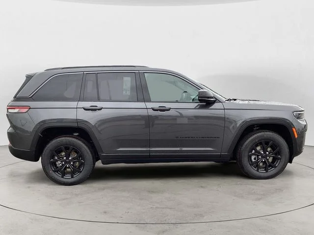 New 2026 Gray Metallic Jeep LAREDO ALTITUDE 4X4 image 7
