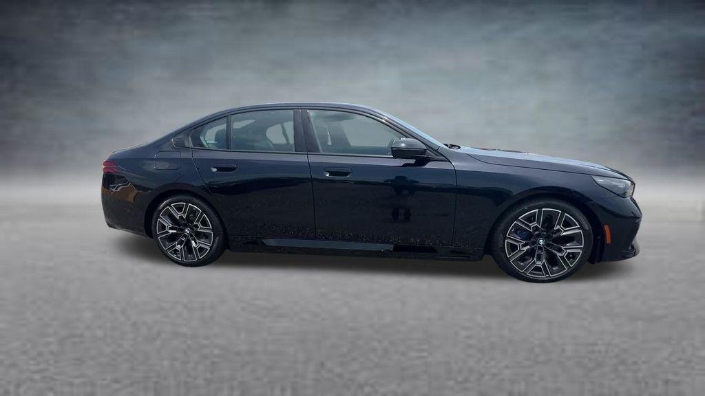 New 2027 Carbon Black Metallic BMW 550e xDrive image 13