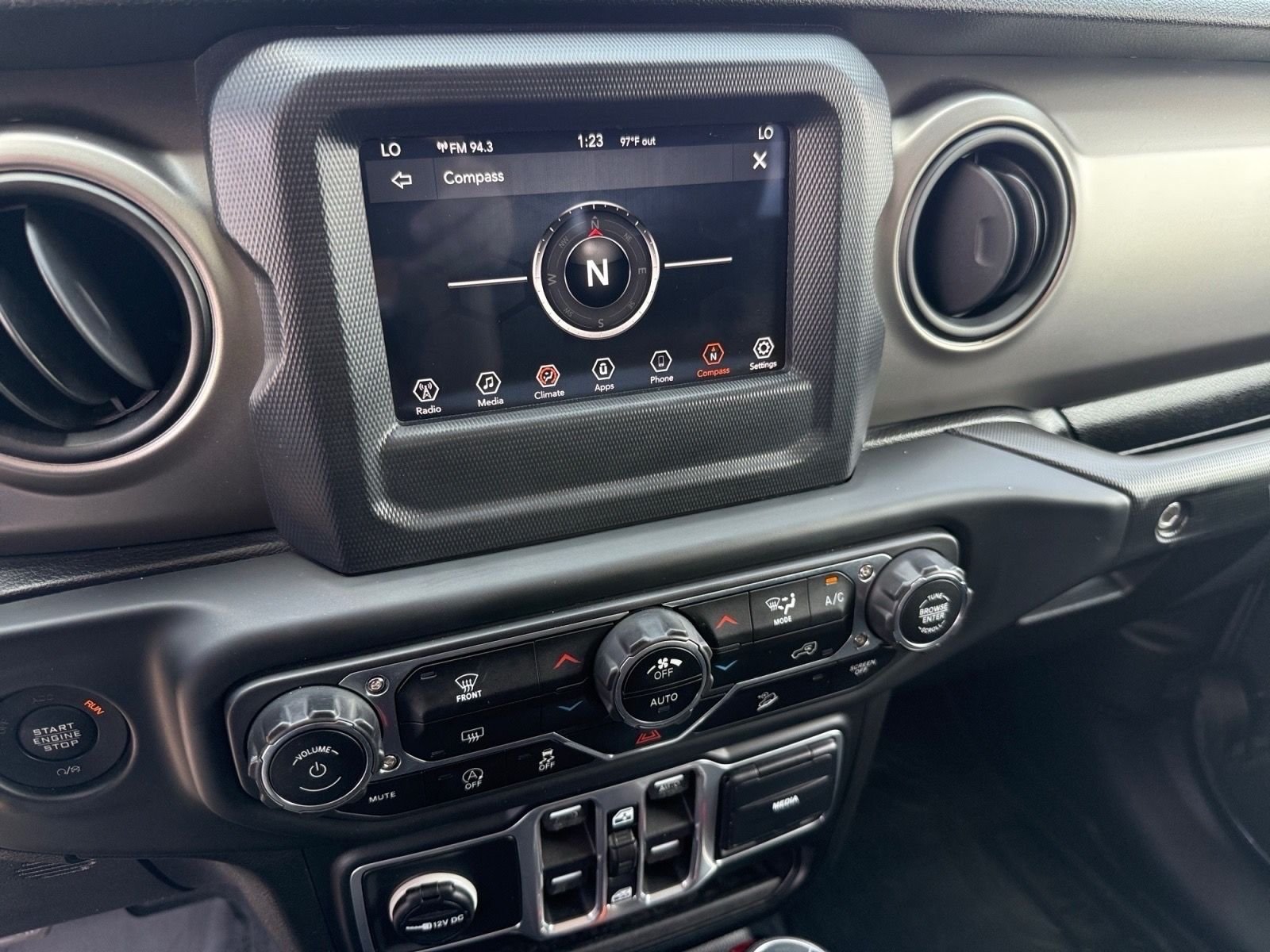 Used 2018 Crystal Metallic Jeep Unlimited Sport S image 20