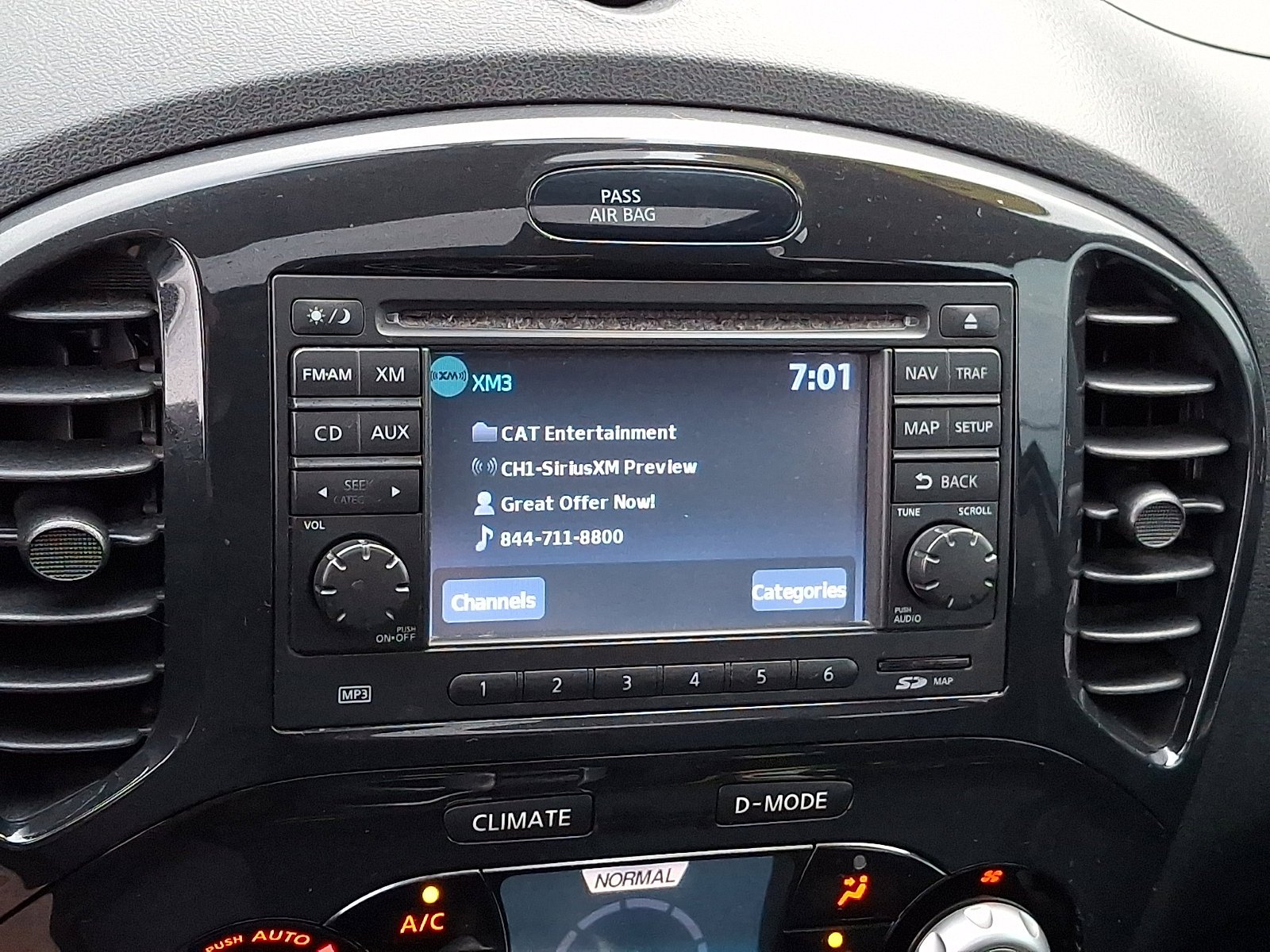 Used 2013 Gun Metallic Nissan SL image 17