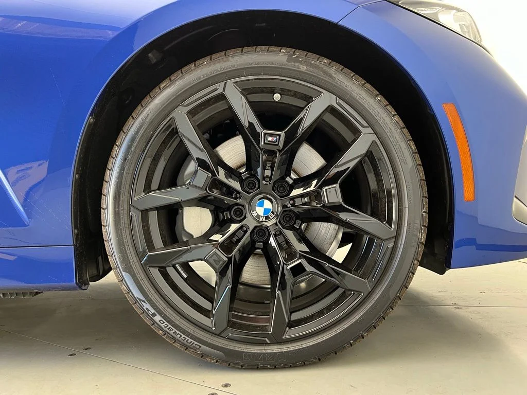 2026 BMW 3 Series 330i - Photo 6