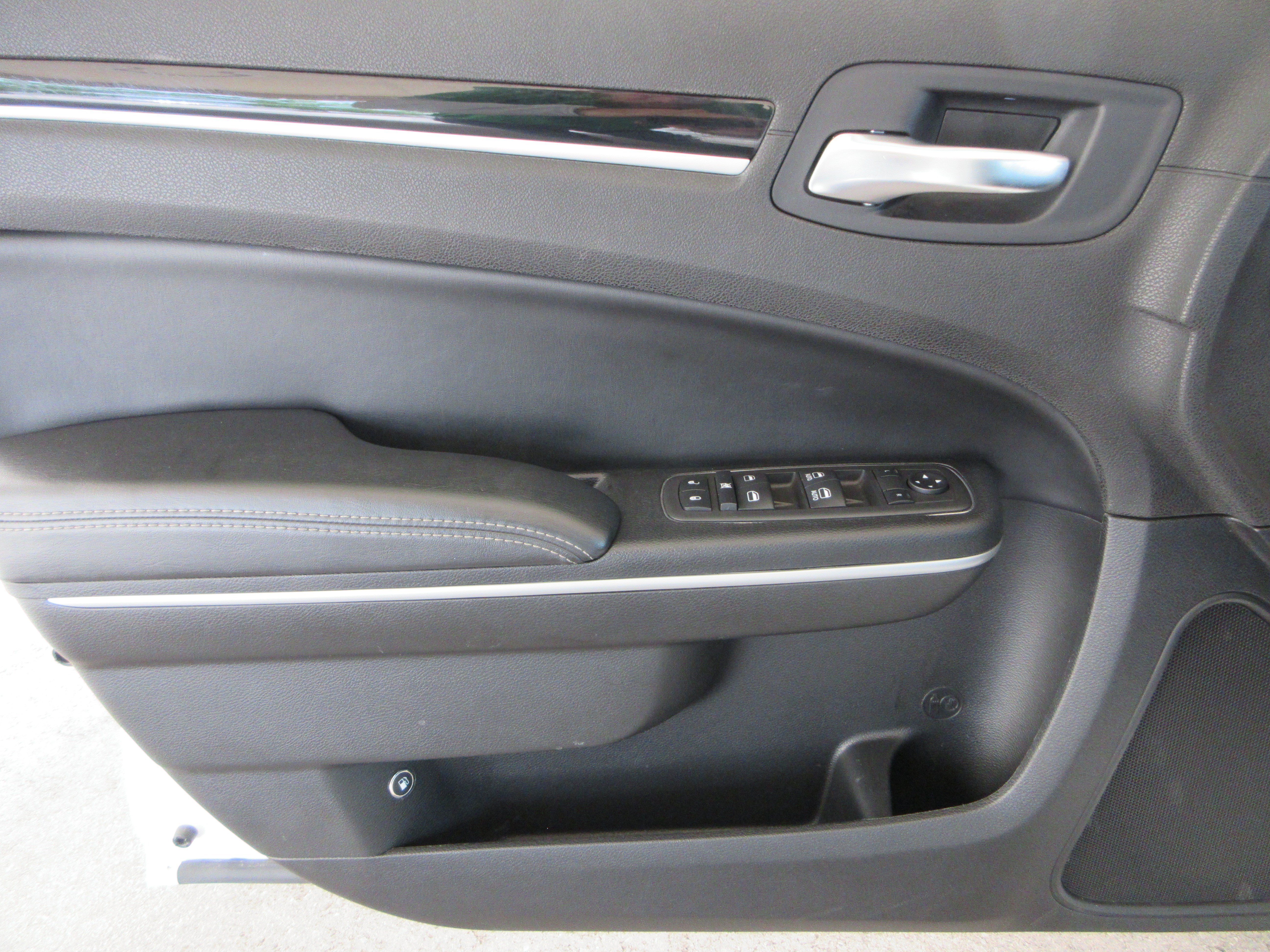 Used 2022 Bright White Clearcoat Chrysler S image 28