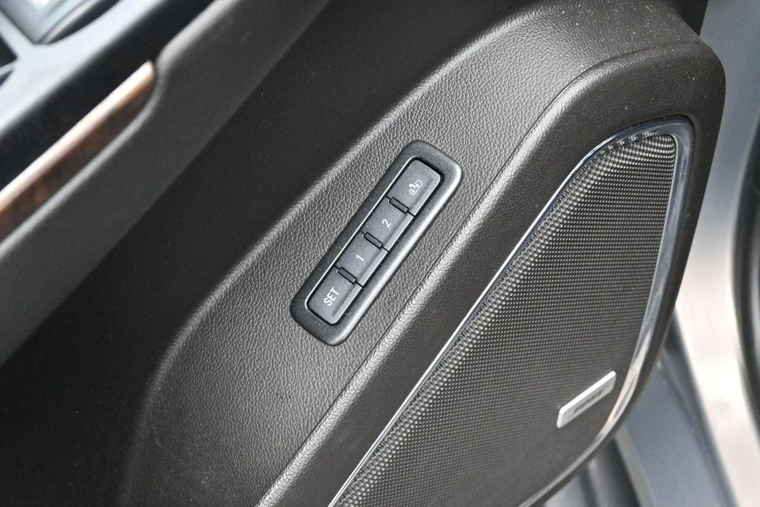 Used 2018 PEPPERDUST METALLIC Chevrolet LT image 16