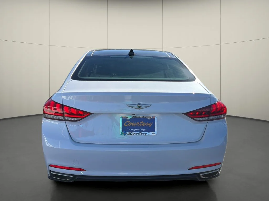 Used 2015 White Hyundai 3.8 image 5