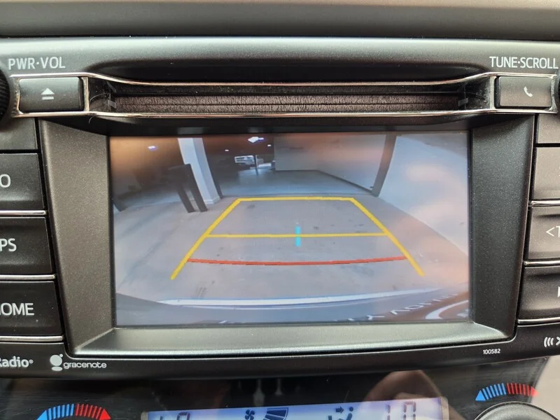 Used 2018 Silver Sky Metallic TOYOTA XLE AWD image 28