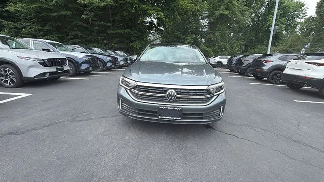 Used 2022 Gray Volkswagen 1.5T SEL image 2