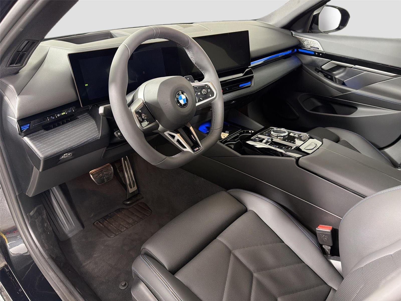 2026 BMW 5 Series 530i - Photo 10