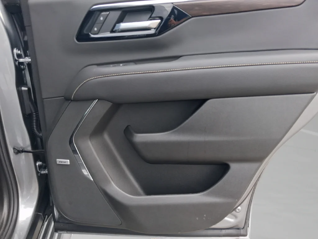 Used 2026 Gray Chevrolet Premier image 27