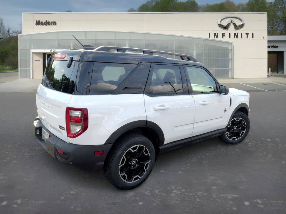 Used 2025 Oxford White Ford Outer Banks image 4