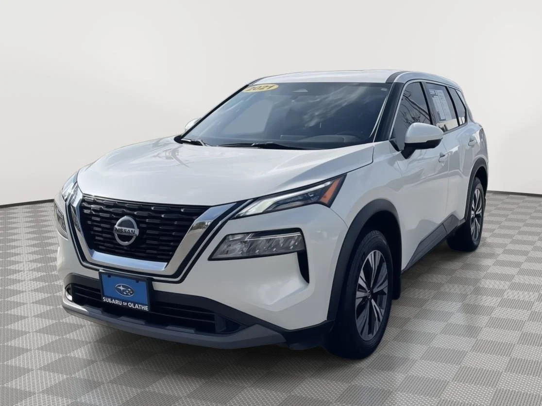 Used 2021 Pearl White Tricoat Nissan SV image 14