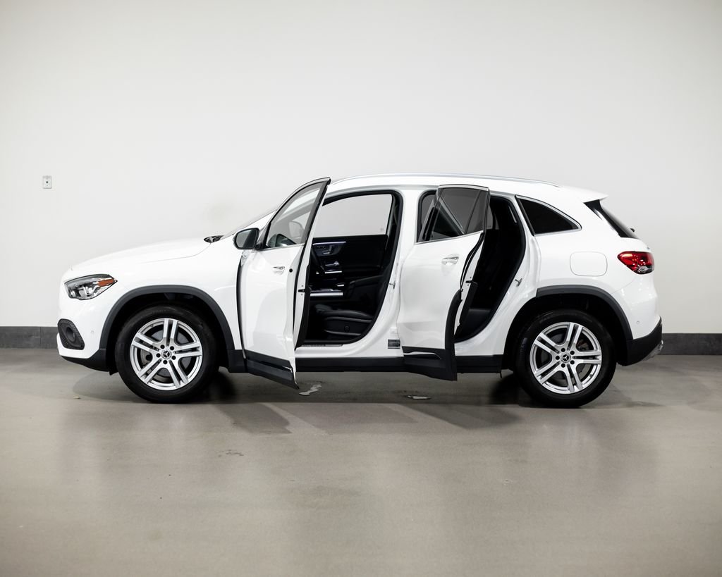 Certified Used 2022  Mercedes-Benz GLA 250 image 3