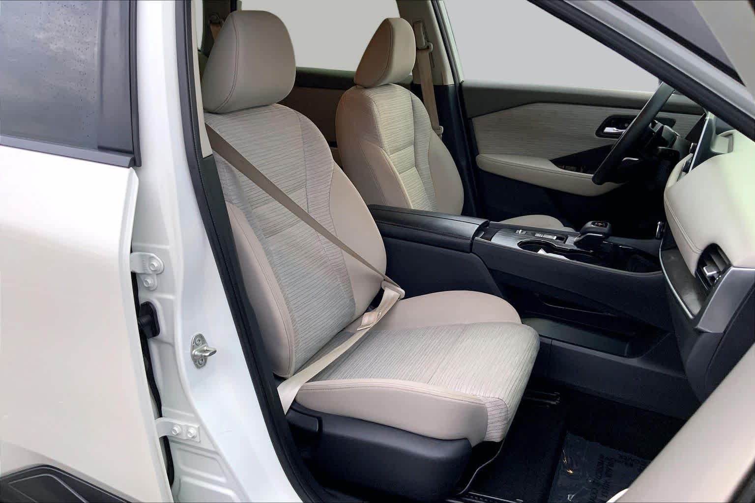 Used 2023 Pearl White Tricoat Nissan SV image 8
