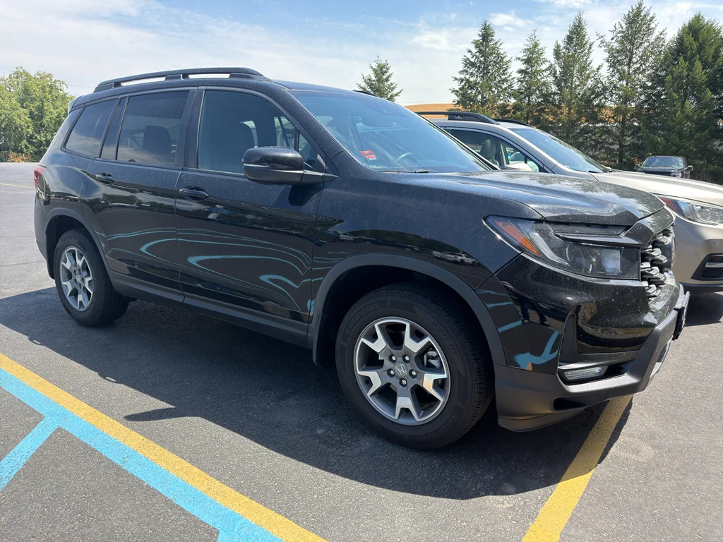 Certified Used 2022 Crystal Black Pearl Honda TrailSport image 5