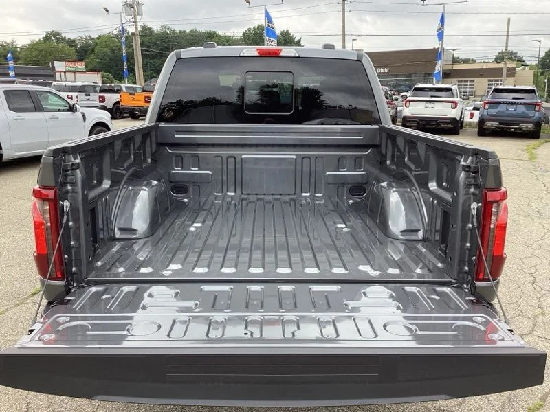 New 2026 Carbonized Gray Metallic Ford XLT image 13