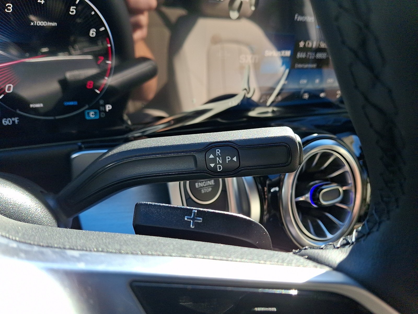New 2026 Polar White Mercedes-Benz GLB 250 image 35