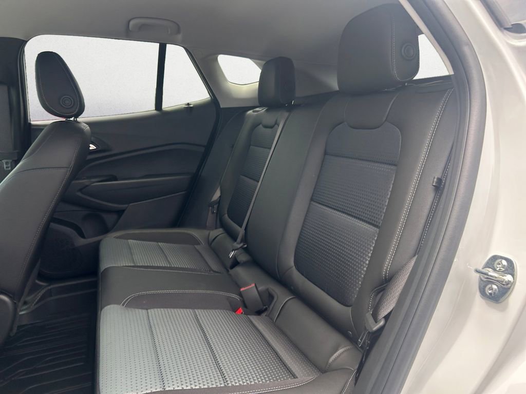 2026 Chevrolet Trax LT - Photo 9