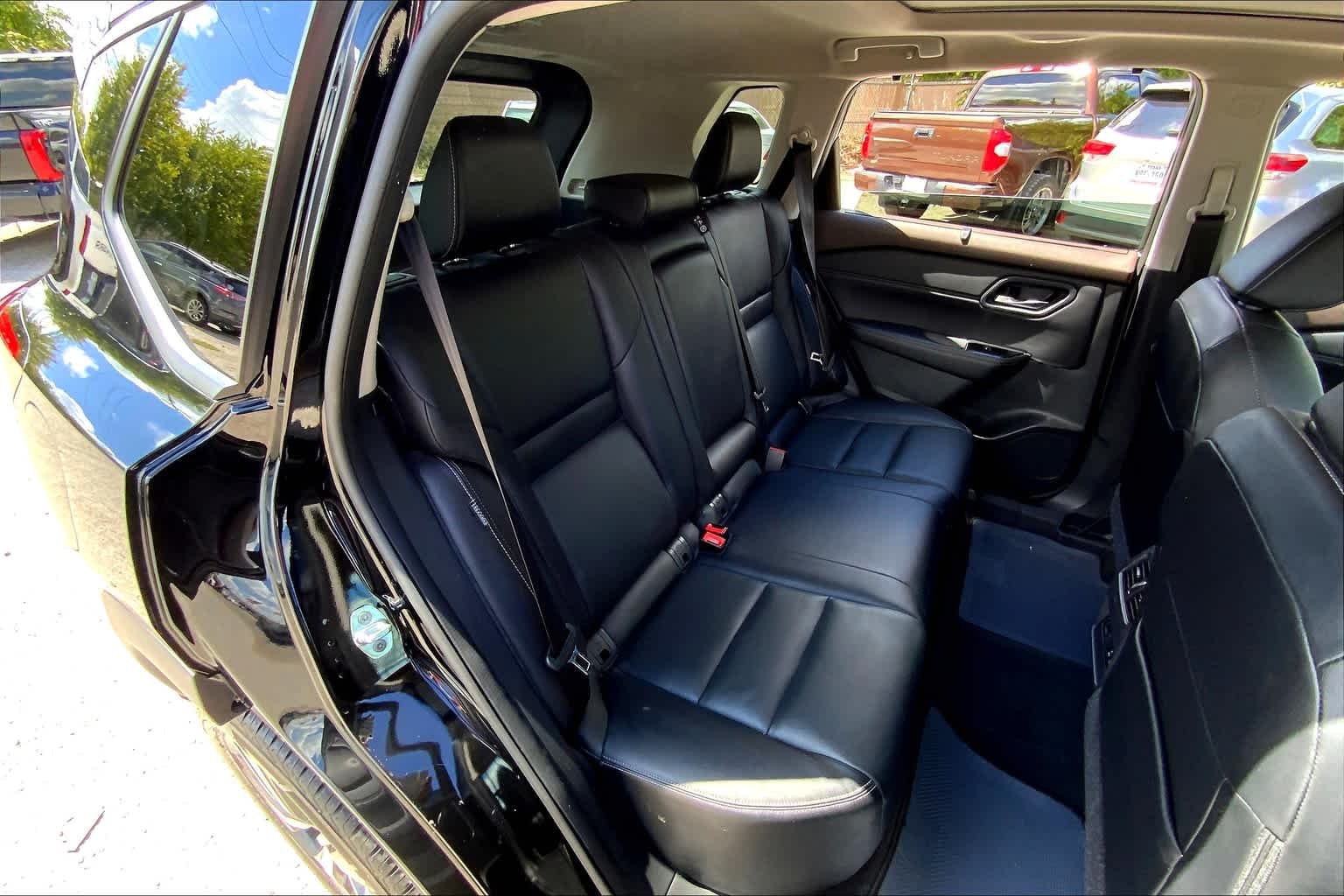 Used 2023 Super Black Nissan SL image 19