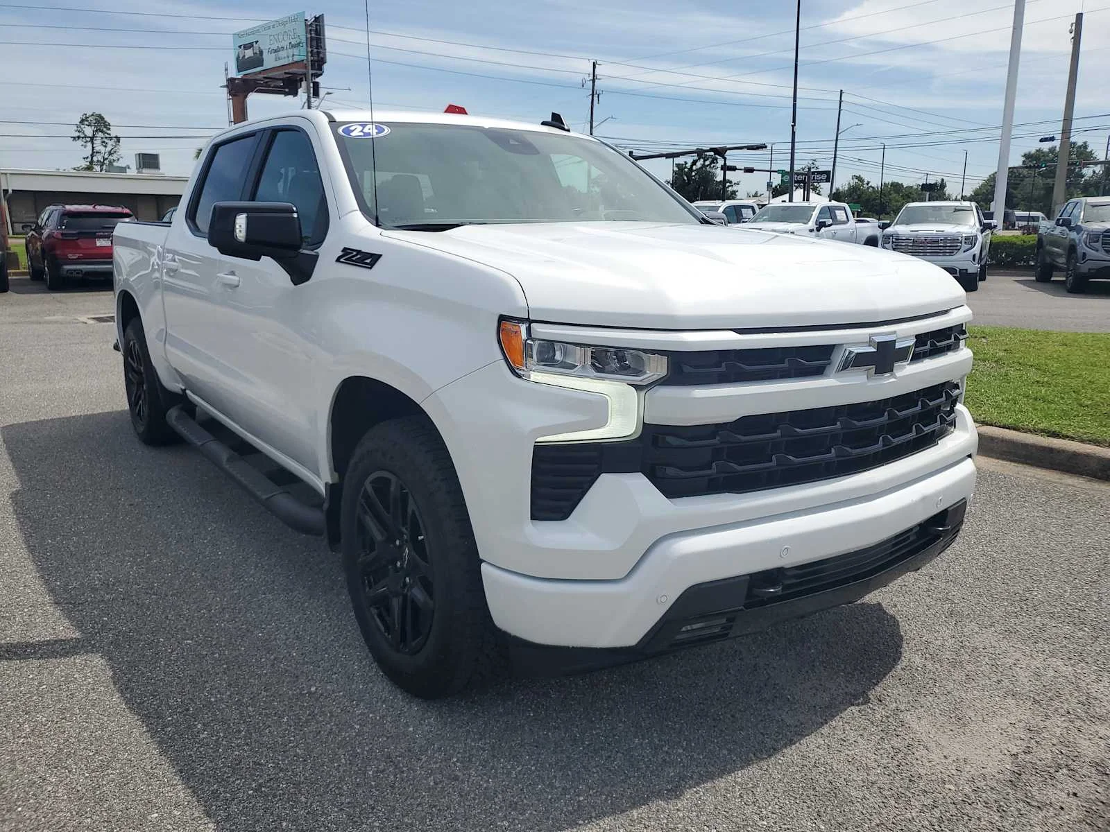 Used 2024 Summit White Chevrolet RST image 8