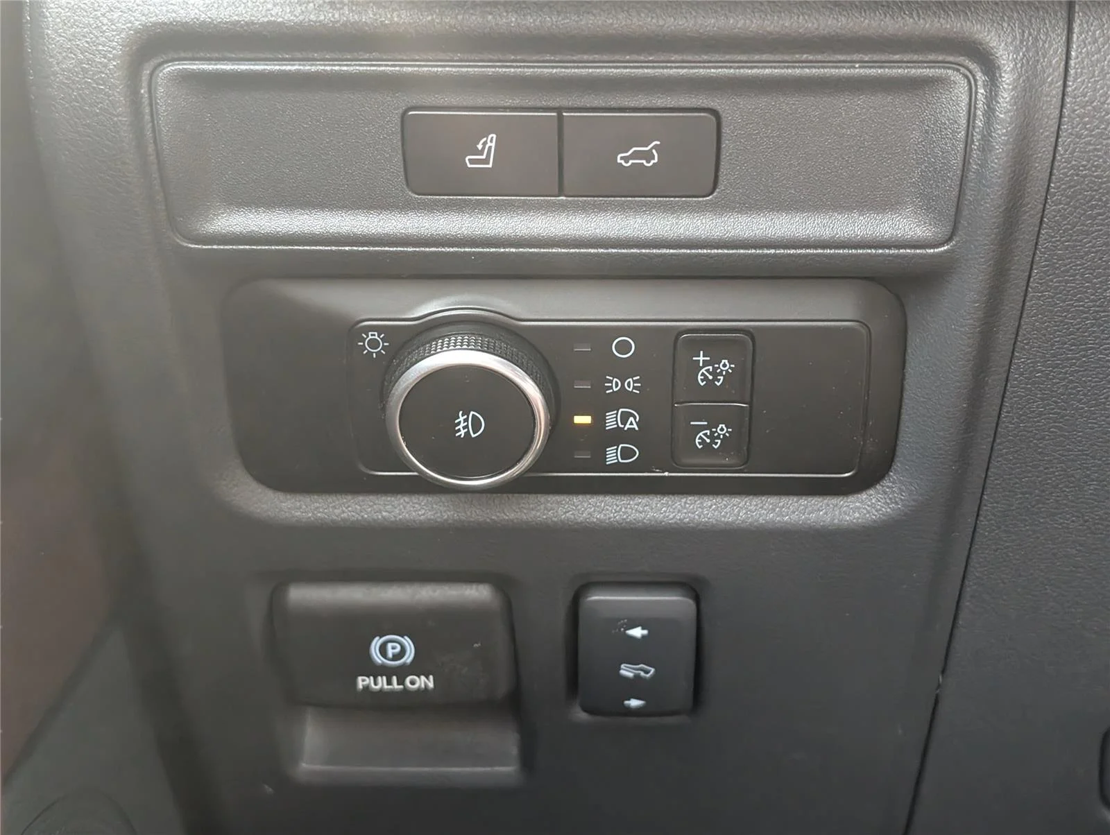 Used 2024 Oxford White Ford Limited image 25