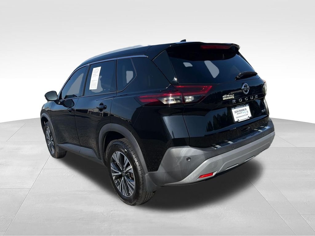 Used 2021 Black Nissan SV image 3