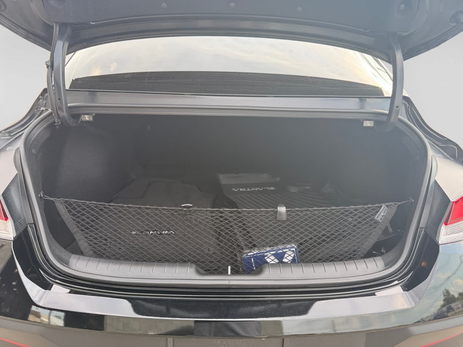 2024 Hyundai Elantra SEL - Photo 23