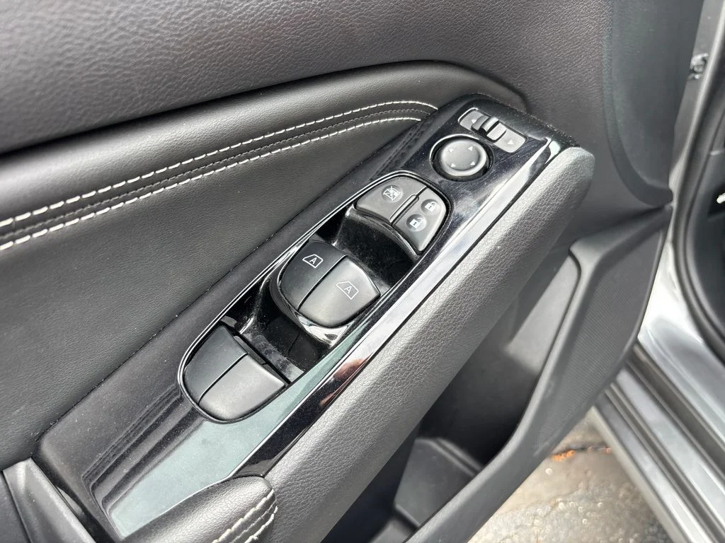 Used 2020 Gray Nissan 2.5 SV image 13