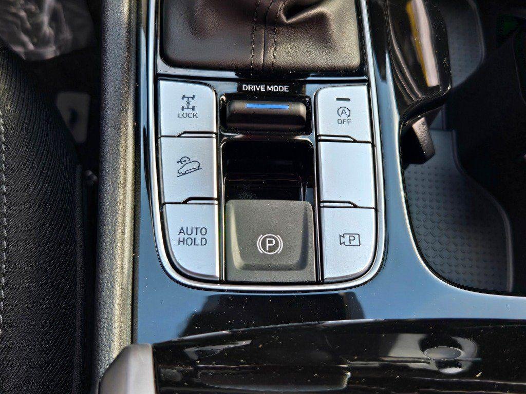 New 2026 Silver Hyundai SEL AWD image 24
