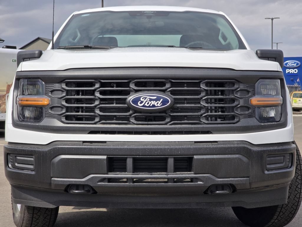 New 2026 Oxford White Ford XL image 3