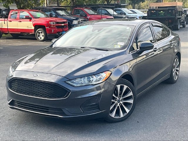 Used 2020 Magnetic Ford SE image 3