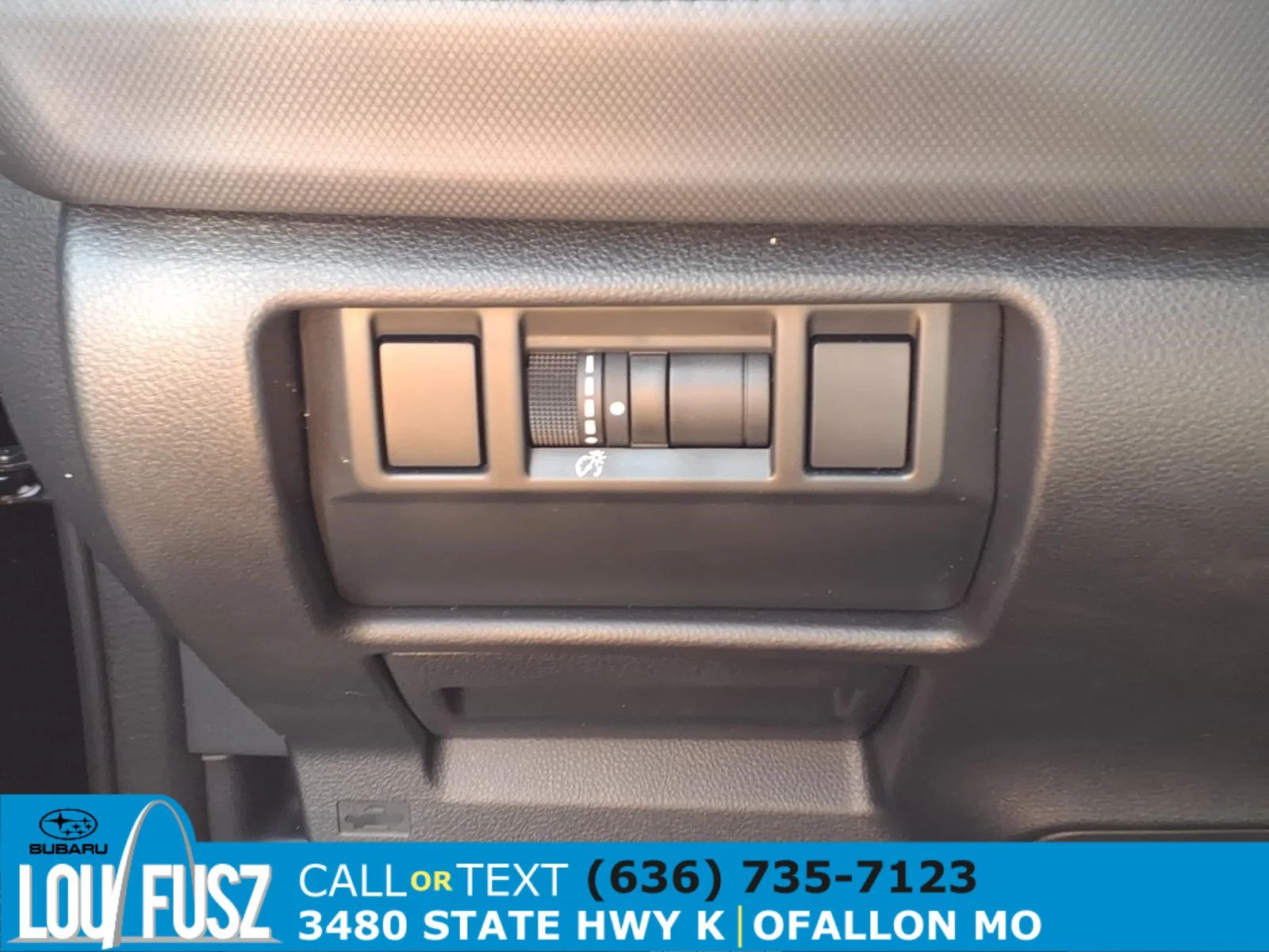 Used 2025 Crystal Black Silica Subaru Premium image 21