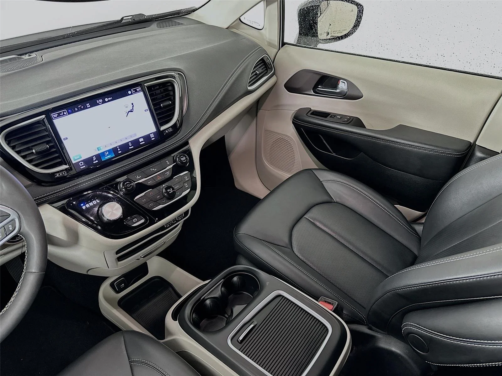 2024 Chrysler Pacifica PHEV Select - Photo 24