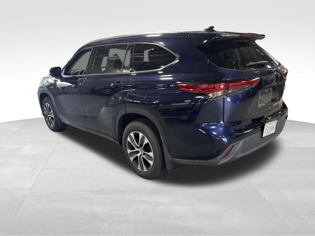 Used 2021  Toyota XLE image 13
