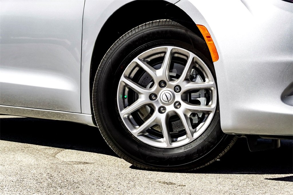 2026 Chrysler Voyager LX photo 2