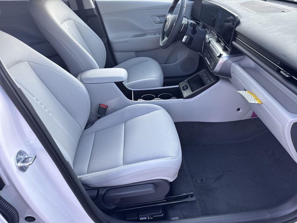 New 2026 White Hyundai SEL Premium FWD image 13