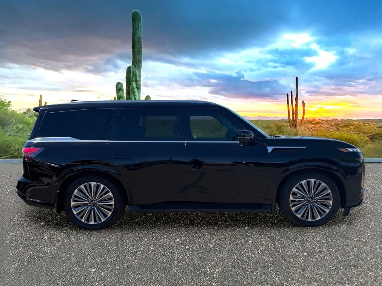 New 2027 BLACK OBSIDIAN INFINITI Luxe 4WD image 3