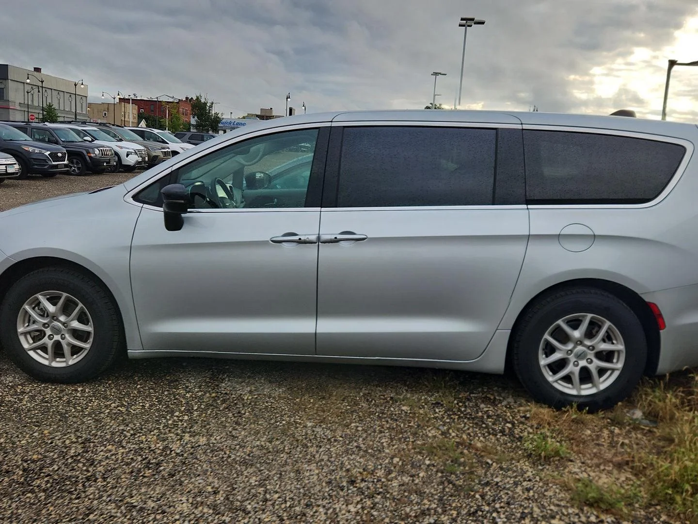 Used 2024 Silver Mist Clearcoat Chrysler Touring L image 6