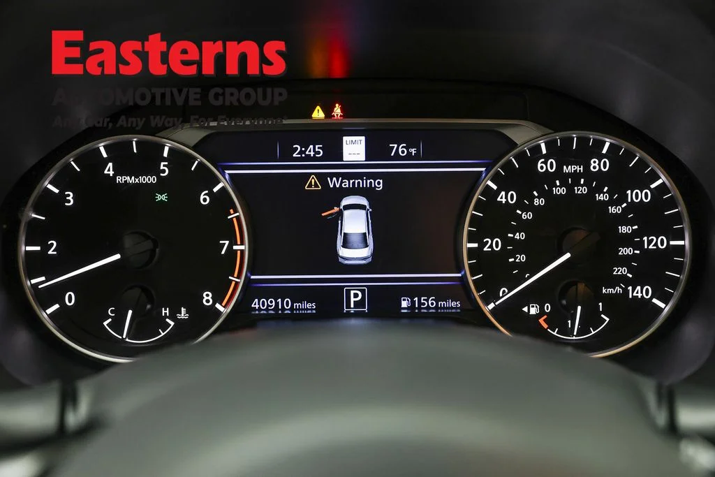 Used 2023 Black Nissan 2.5 SV image 18