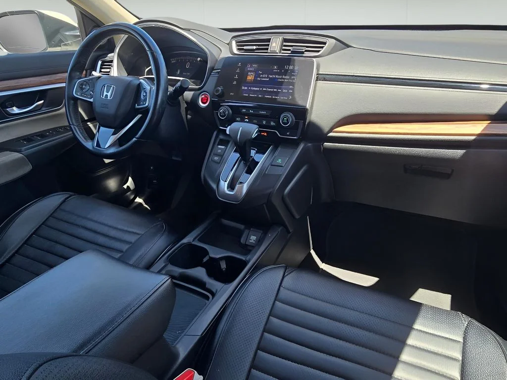 Used 2018 White Diamond Pearl Honda EX image 17