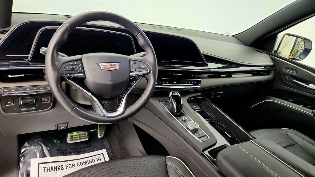 Used 2022 Crystal White Tricoat Cadillac Sport 4WD w/ Touring Pkg & Sport Performance Pkg image 12