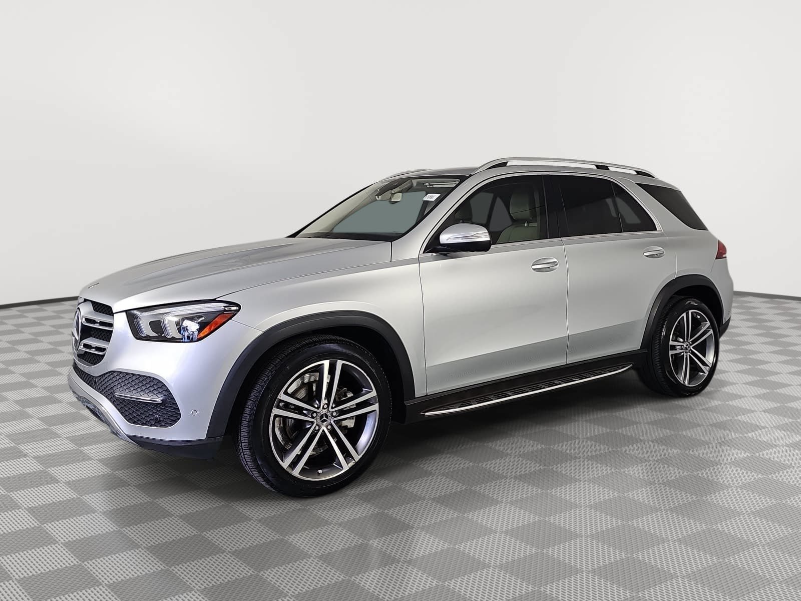 Used 2020 Silver Mercedes-Benz GLE 350 image 4