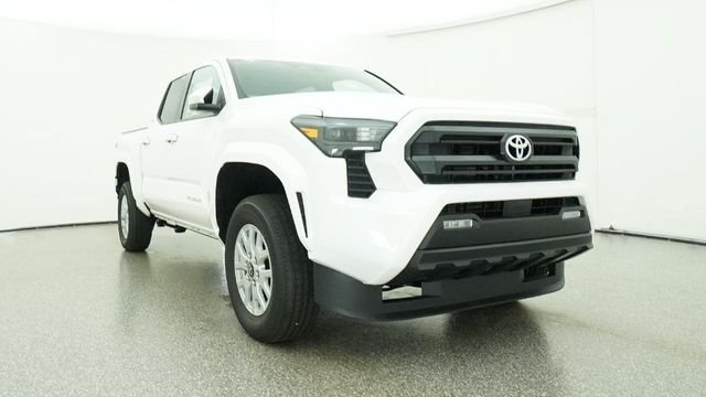 New 2026 White Toyota SR5 image 4