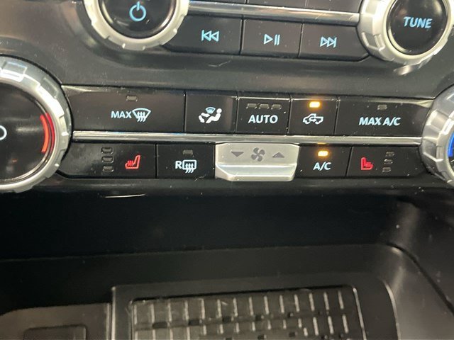 Used 2024 Oxford White Ford XLT image 31
