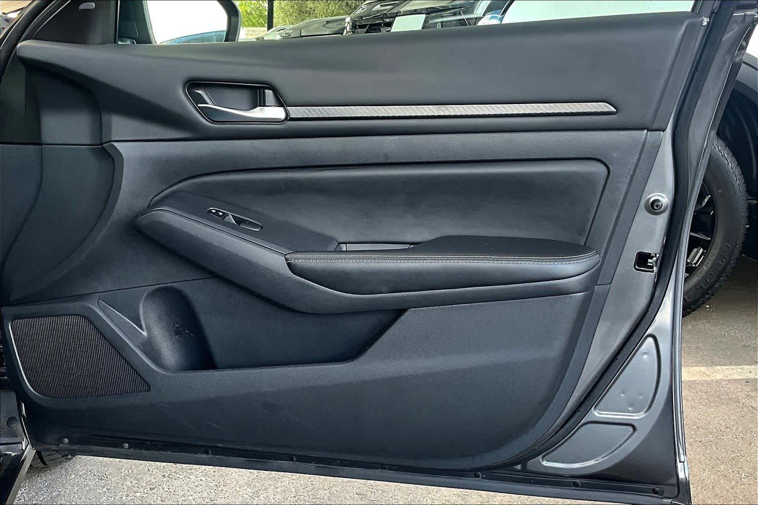 Used 2024 Gun Metallic Nissan 2.5 SV image 21