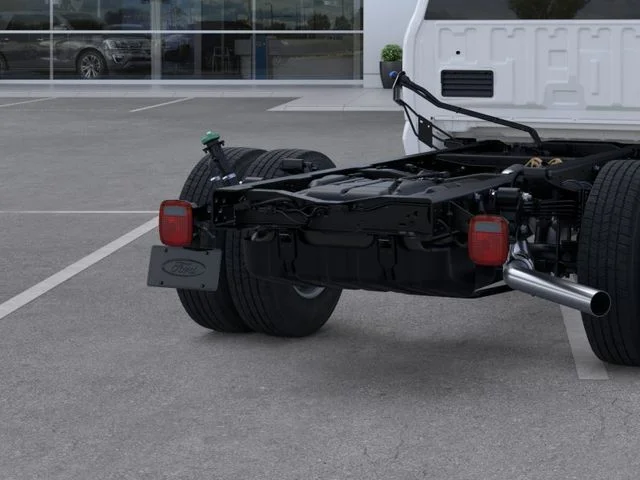 2025 Ford F-350 Super Duty Chassis Cab XL - Photo 21