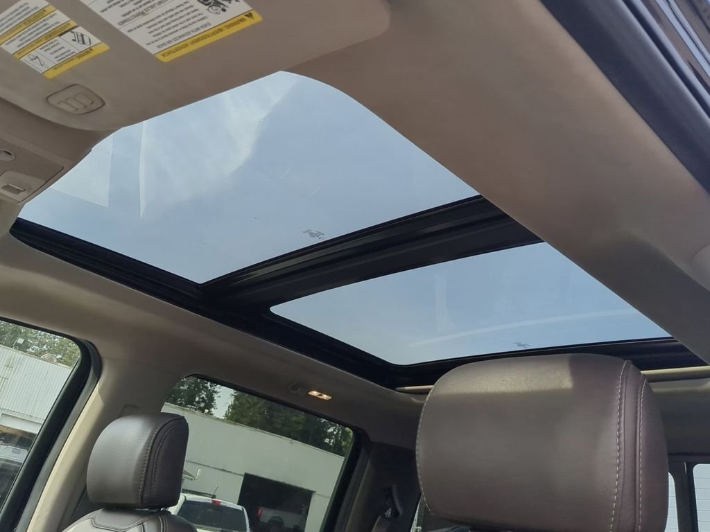 Used 2019  Ford Limited image 26
